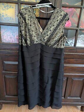 Black lace tiered scalloped cap sleeves Gown